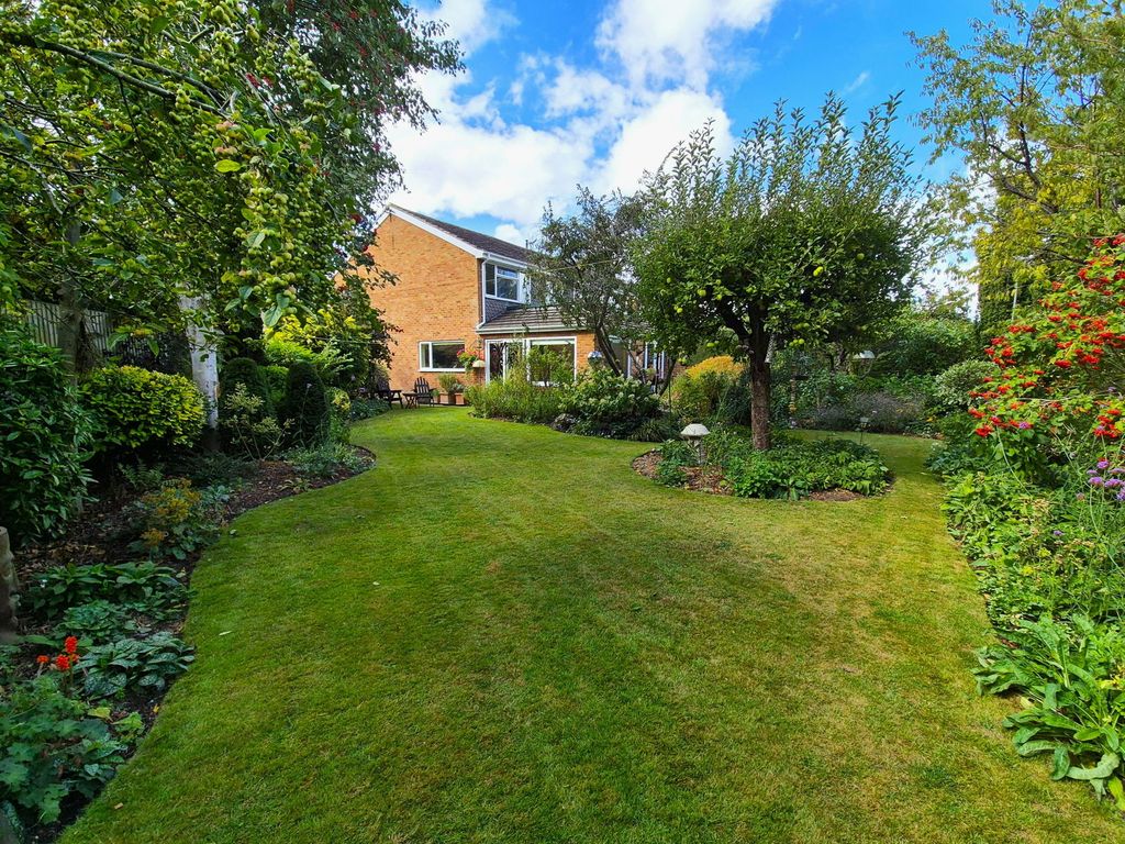 Property photo 1 of 28