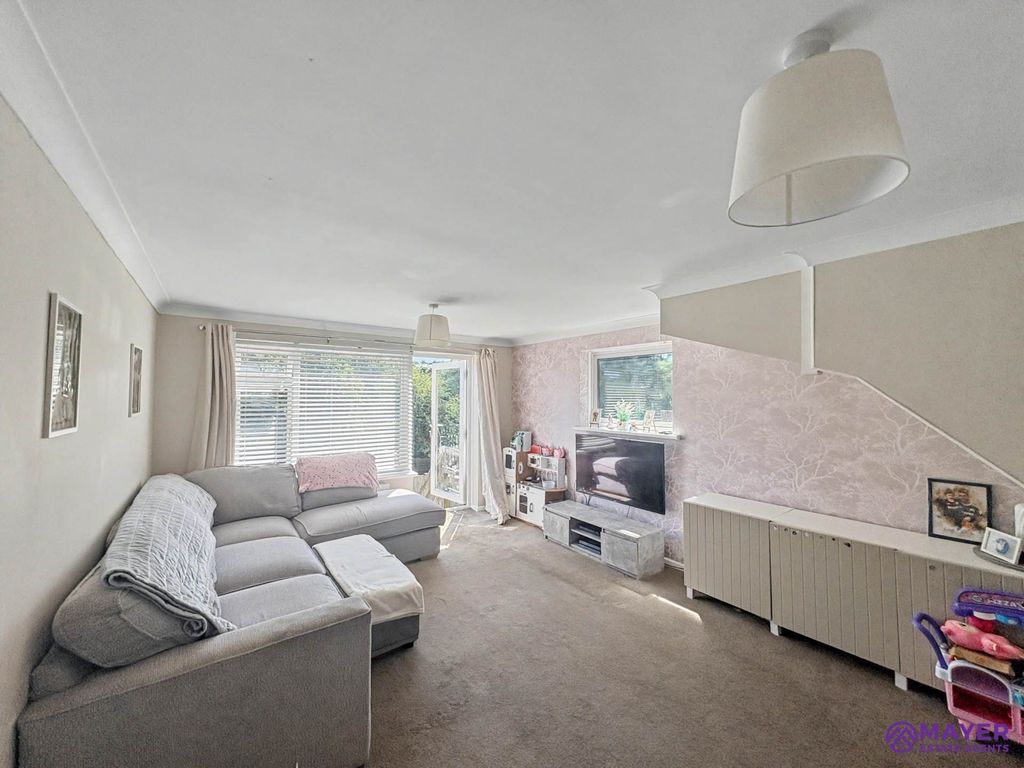 Property photo 3 of 19