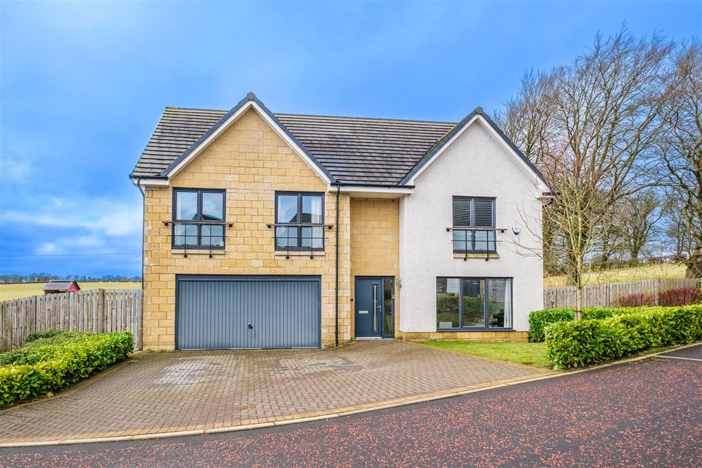 Property photo 1 of 31 Reed Way-2.Jpg