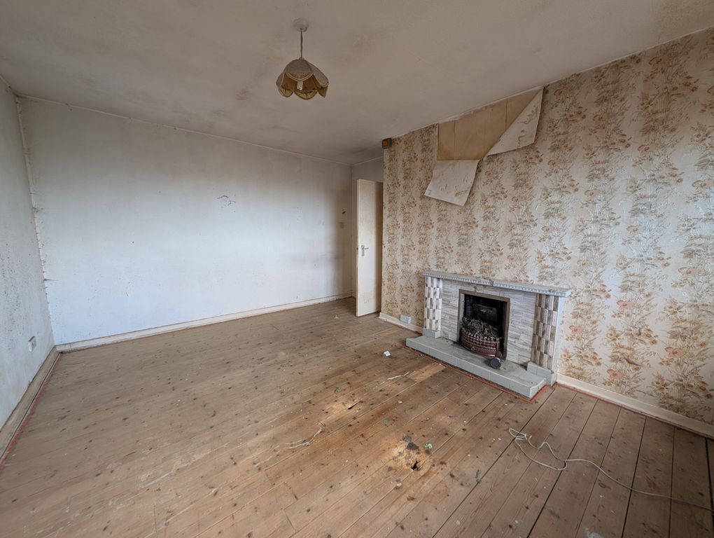 Property photo 3 of 8 3