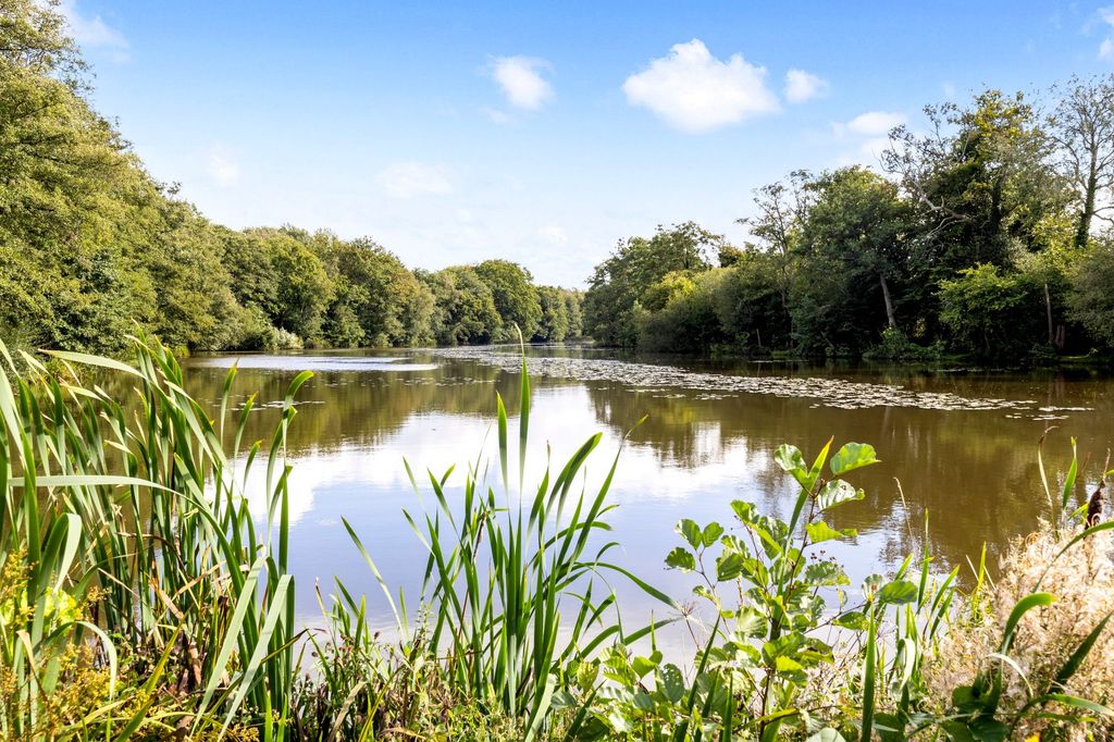 Property photo 3 of 28