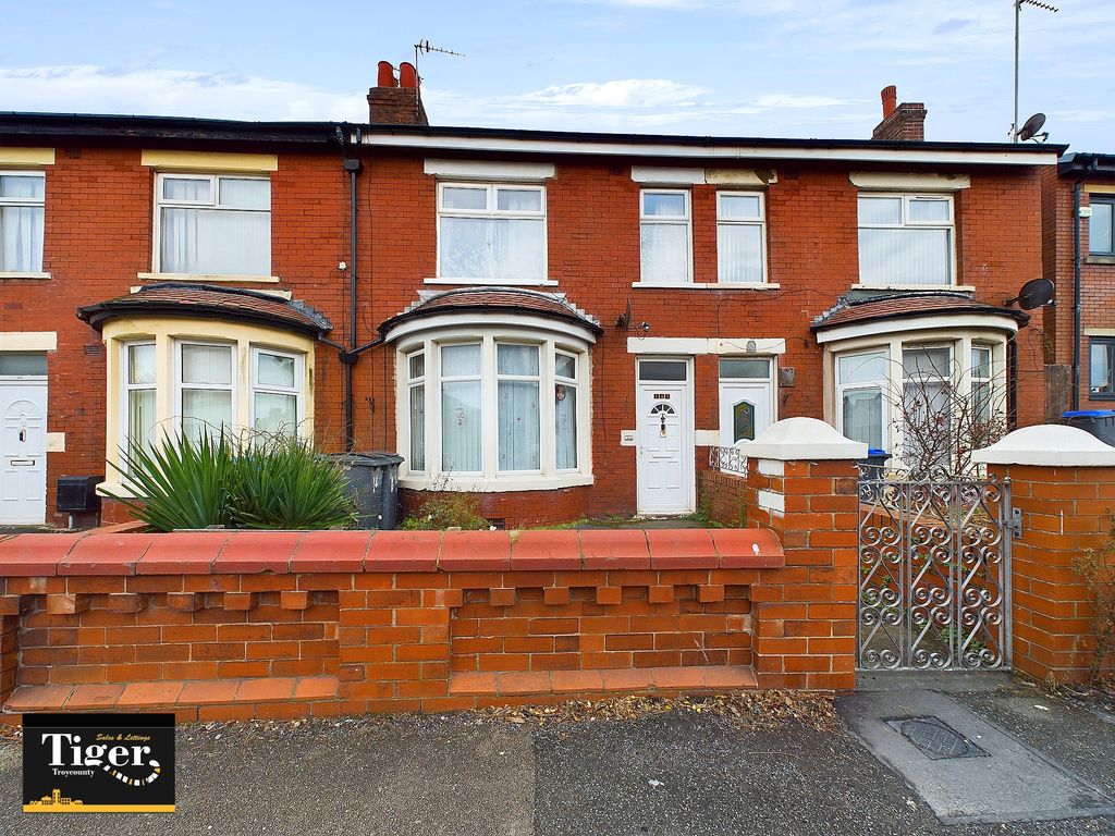 Property photo 1 of 10 Cam02176G0-Pr0438-Still010