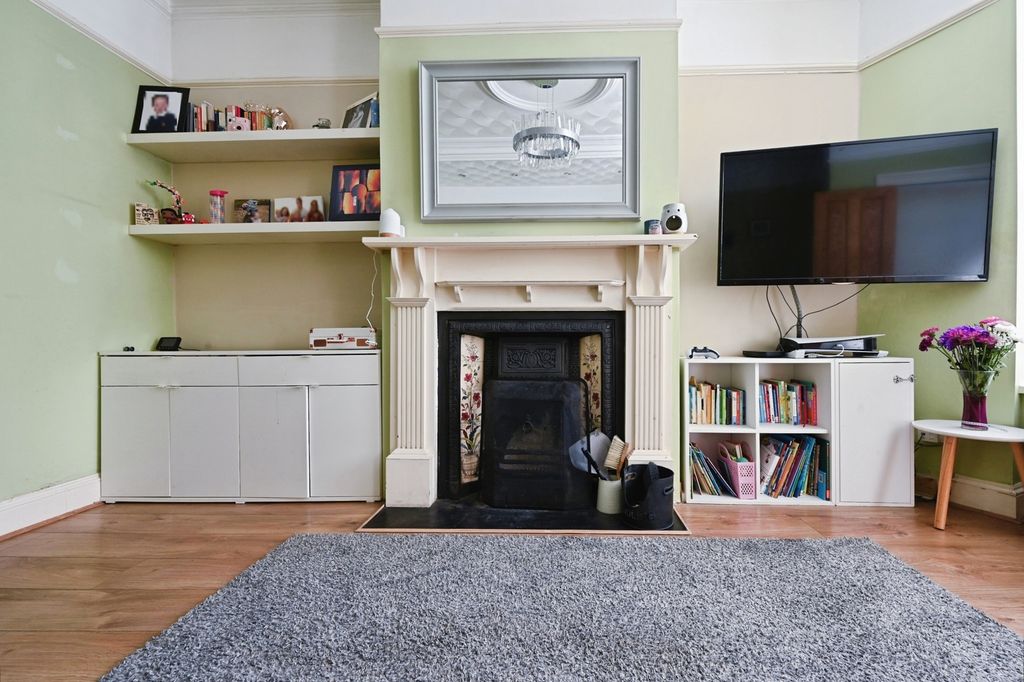 Property photo 2 of 20 Pbox-Img.Jpg
