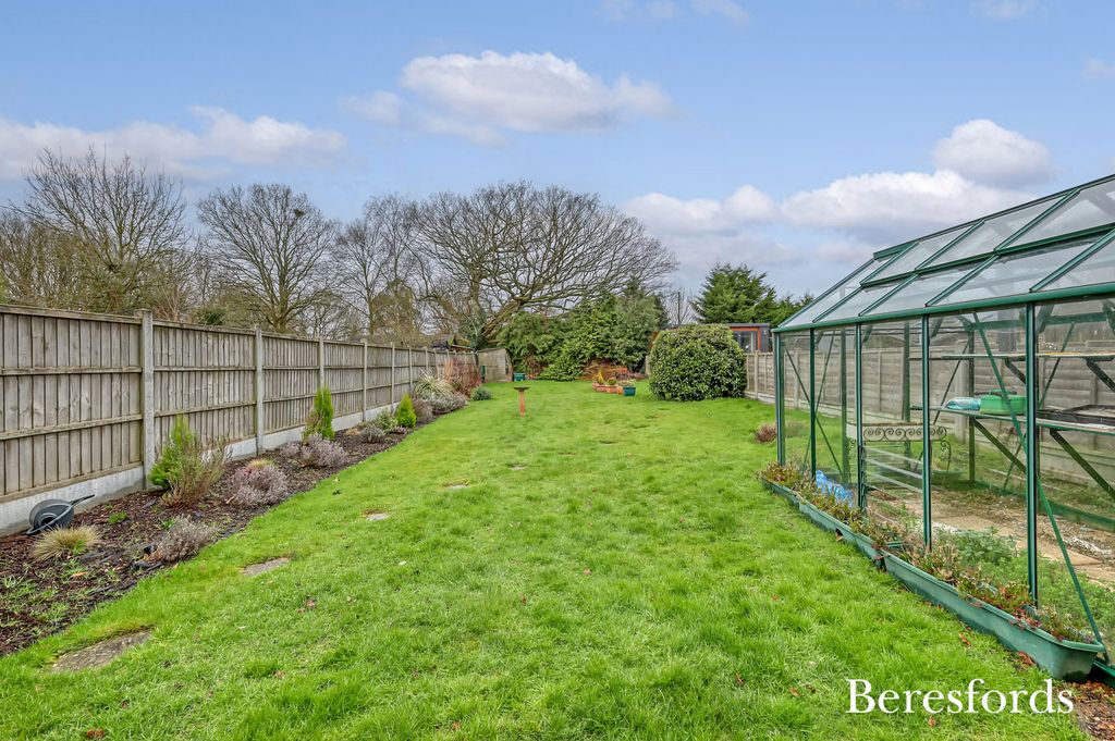 Property photo 2 of 17 Garden