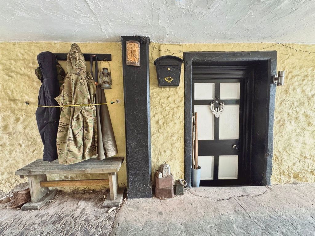 Property photo 3 of 21
