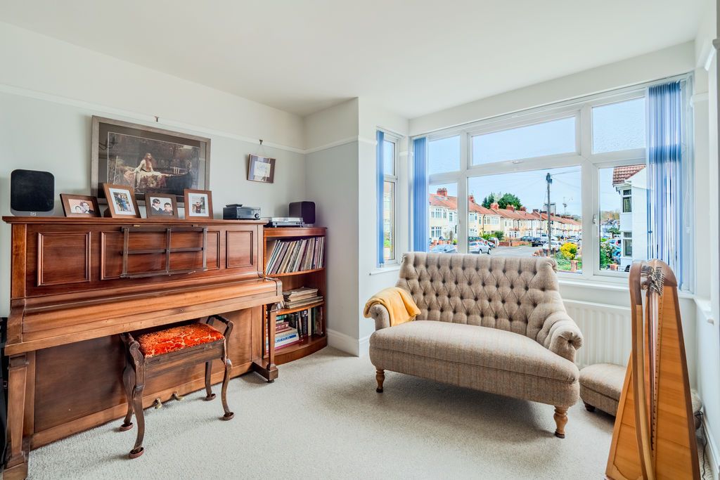 Property photo 3 of 16 Photo 4