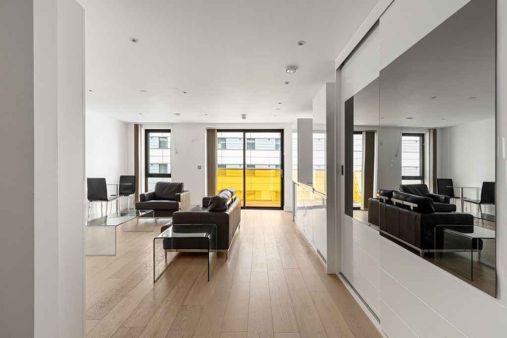 Property photo 3 of 12 Kensington Apartm...