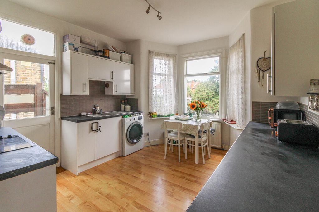 Property photo 2 of 10 Kitchen