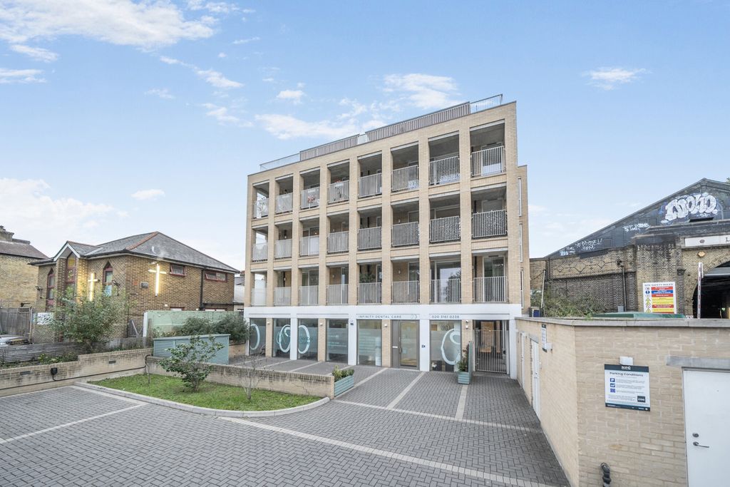 Property photo 2 of 20 Exterior