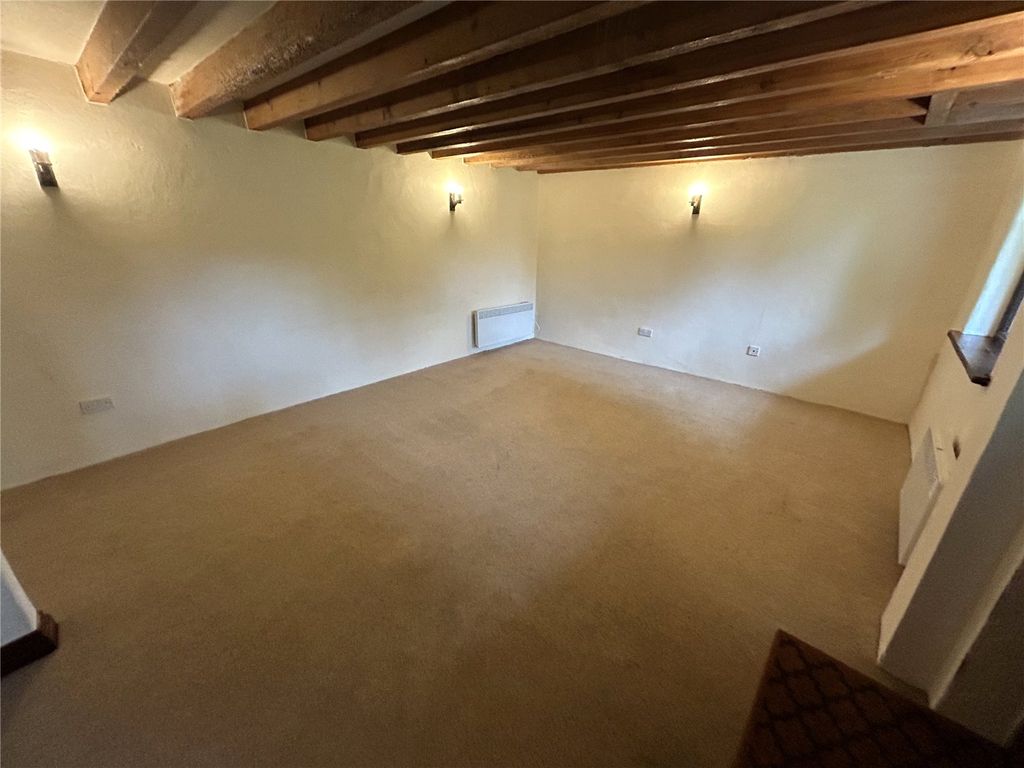 Property photo 3 of 6 Picture No. 05