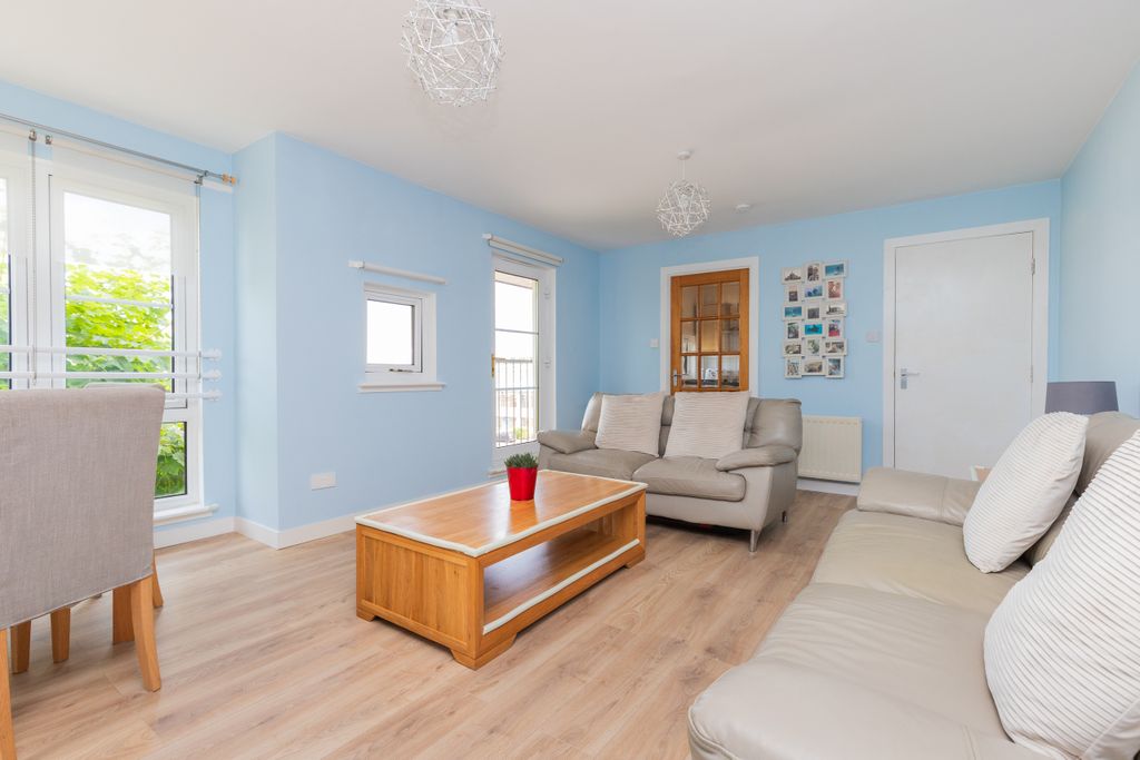 Property photo 2 of 17 2-2 8 Jenny Lind Court G468Qh-7