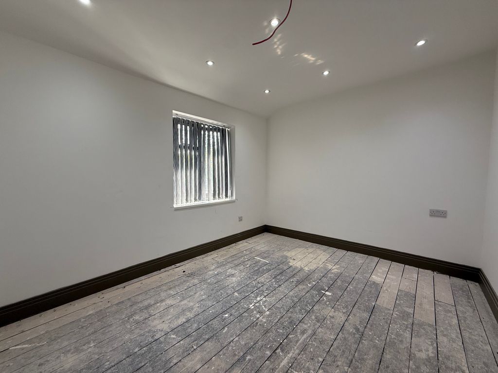 Property photo 1 of 2