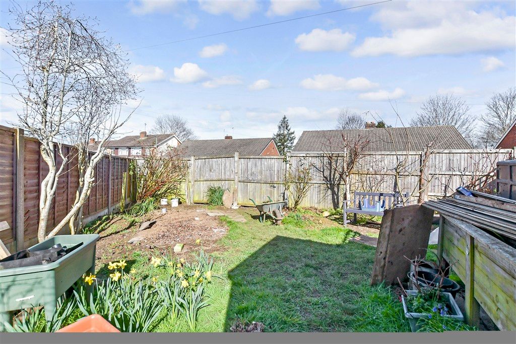 Property photo 1 of 10 Side Garden