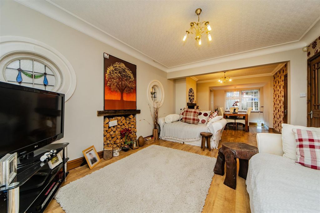 Property photo 2 of 41 P1268385.Jpg