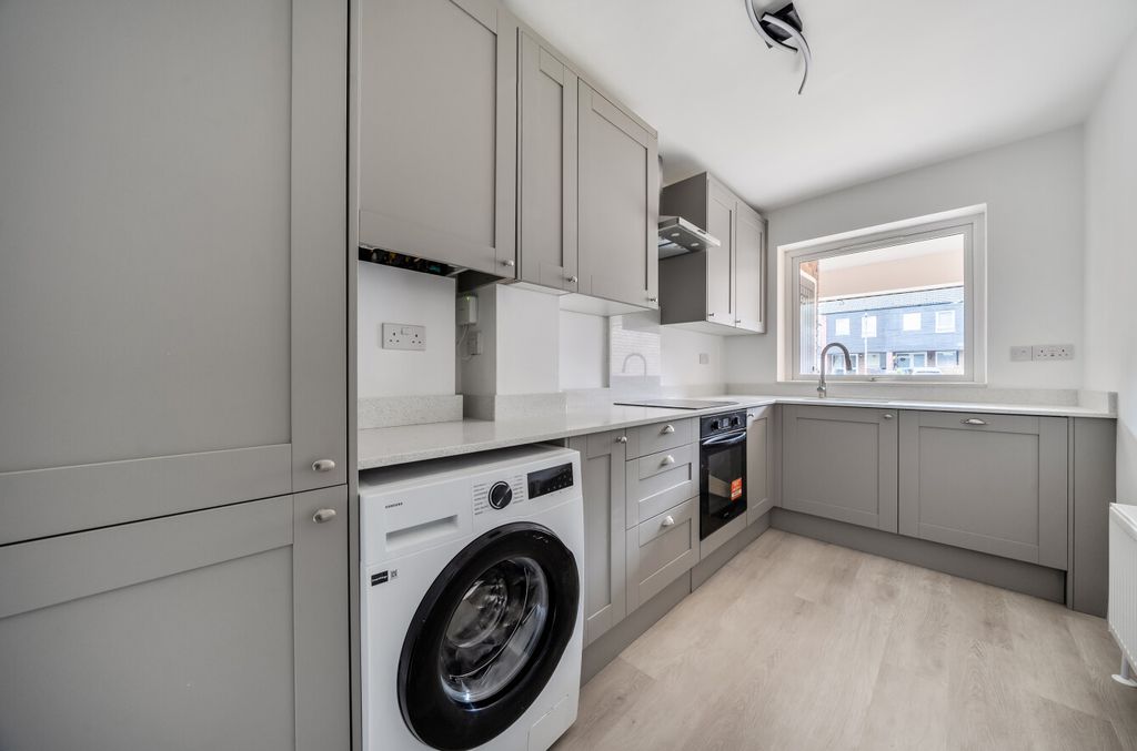 Property photo 2 of 23 1393754-23-69428A...