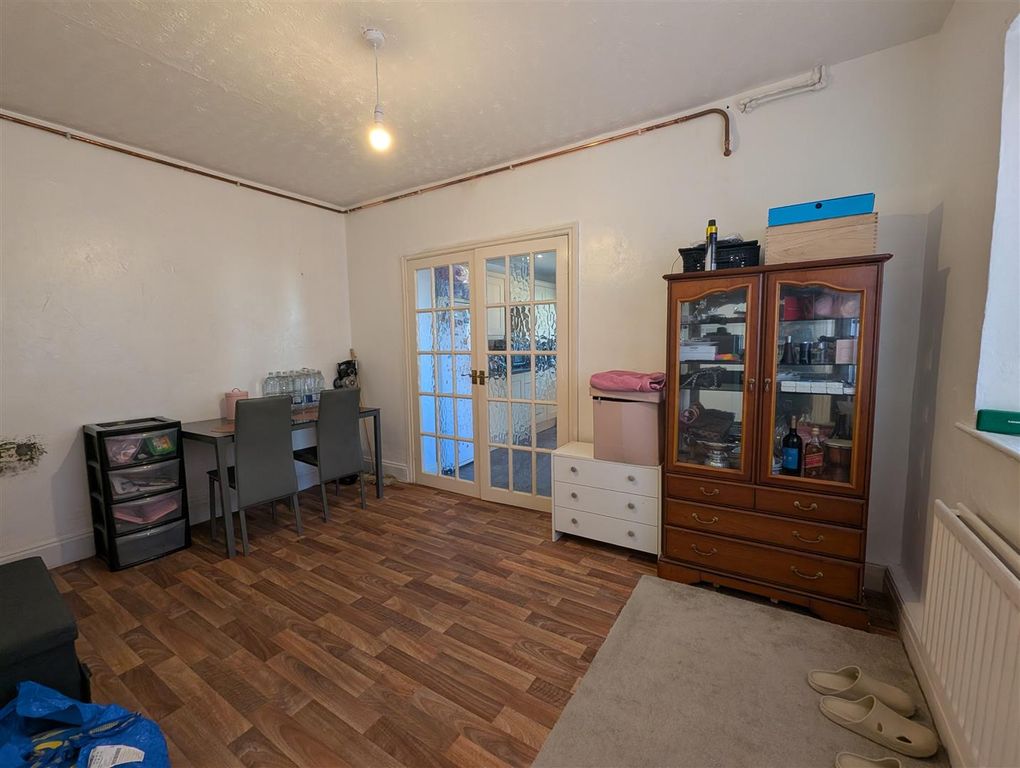 Property photo 3 of 10 Dining Room