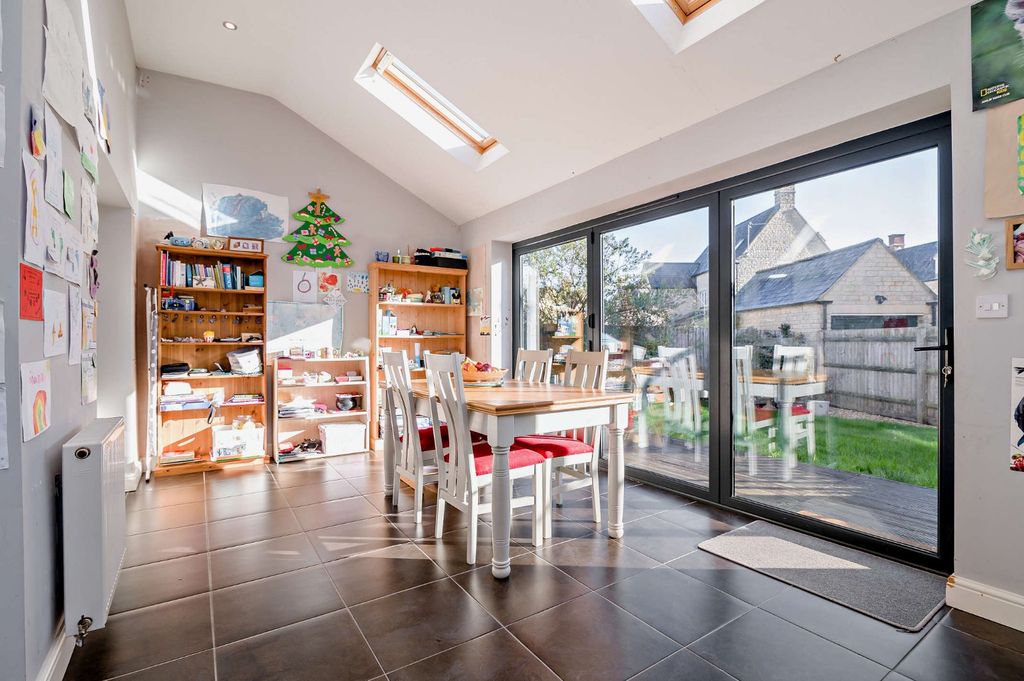 Property photo 3 of 17 Picture No. 09