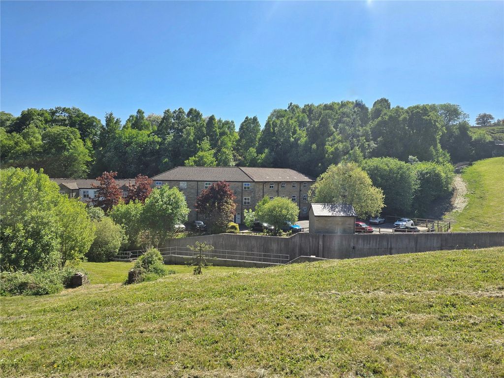 Property photo 1 of 24 Holden Vale House