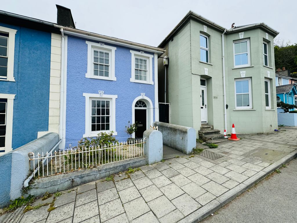 Property photo 1 of 8