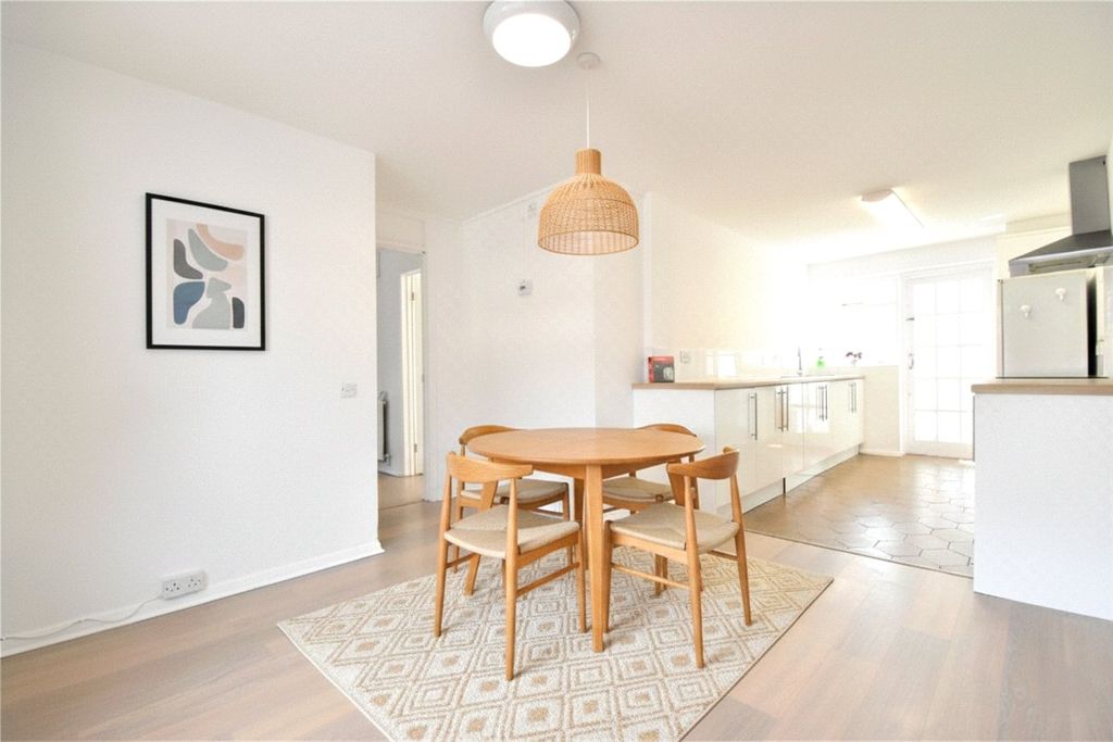 Property photo 2 of 9 Picture No. 55