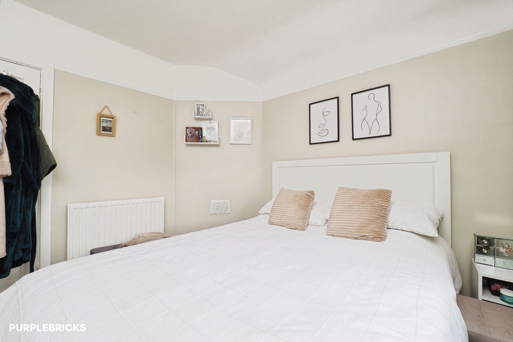 Property photo 3 of 22