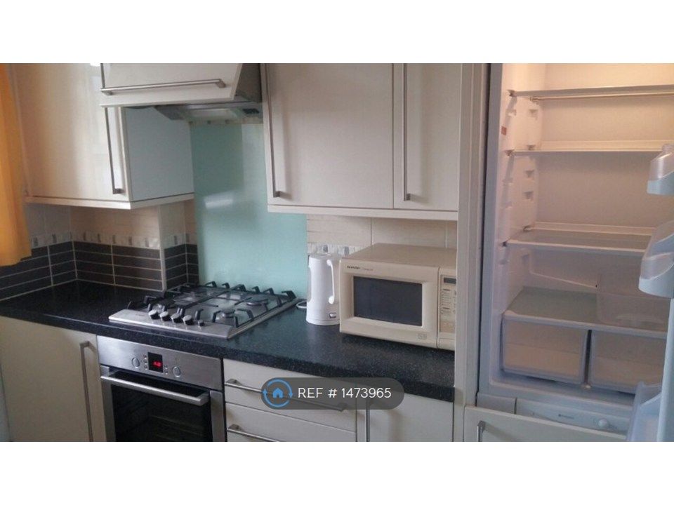 Property photo 2 of 8 Kitchen