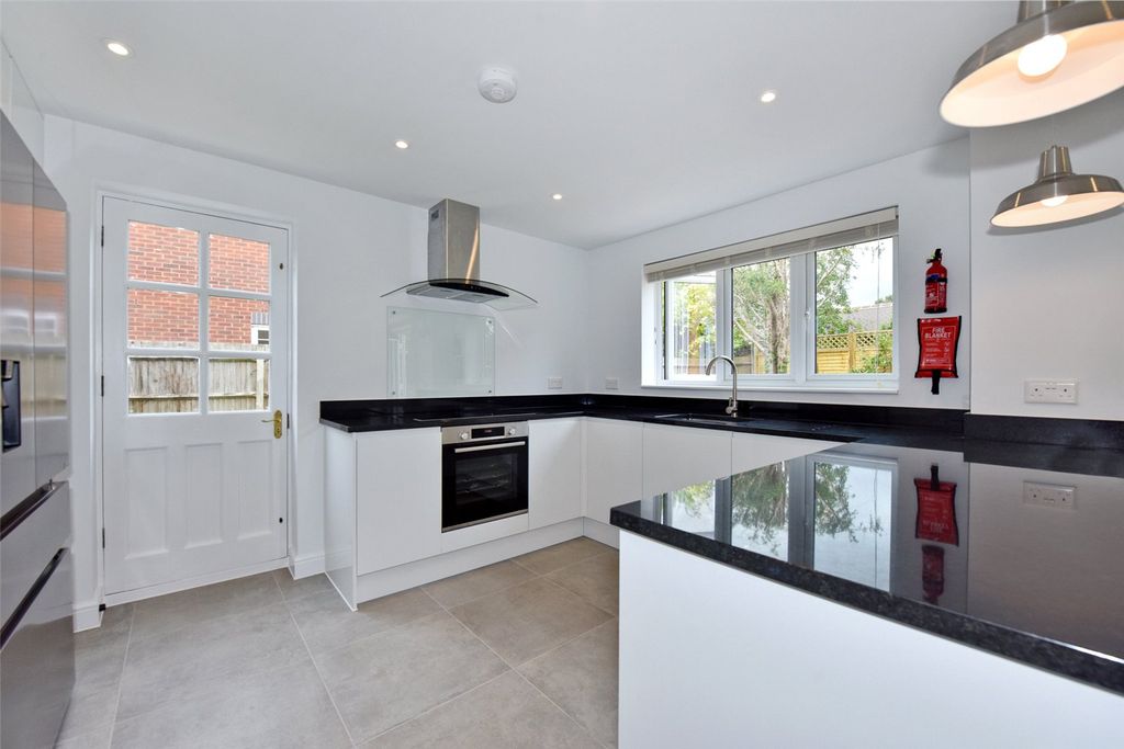 Property photo 3 of 12 Picture No. 04
