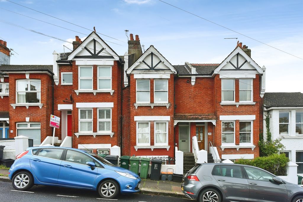 Property photo 1 of 17