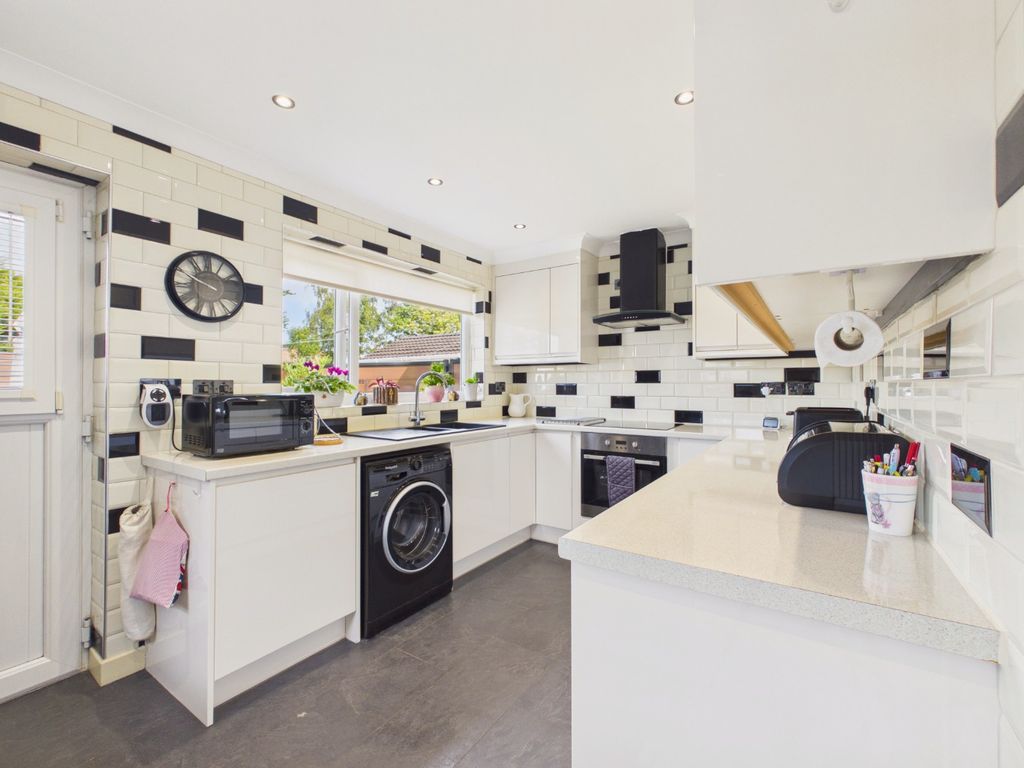 Property photo 3 of 19 5233836