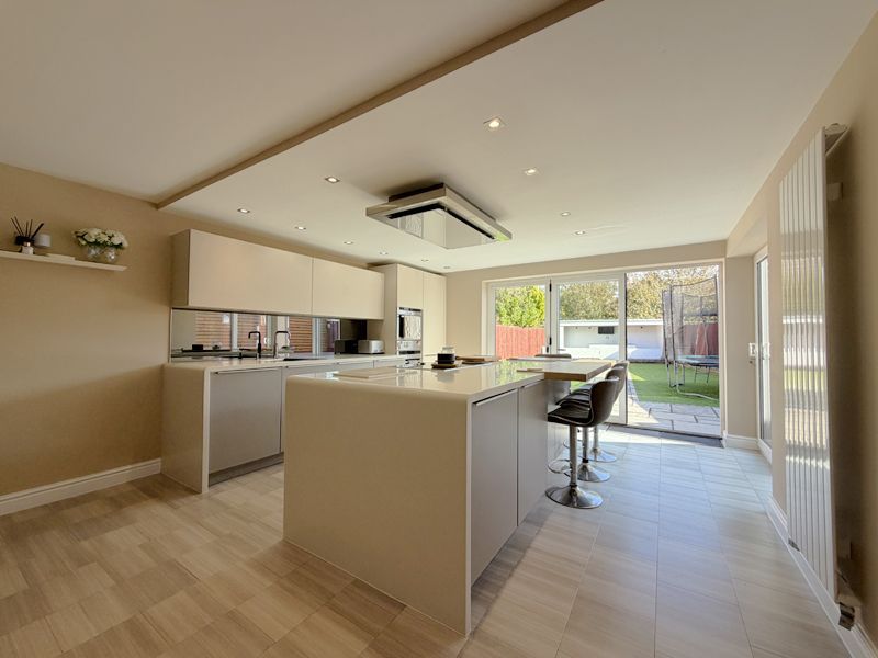 Property photo 3 of 41 Family Dining Kitchen