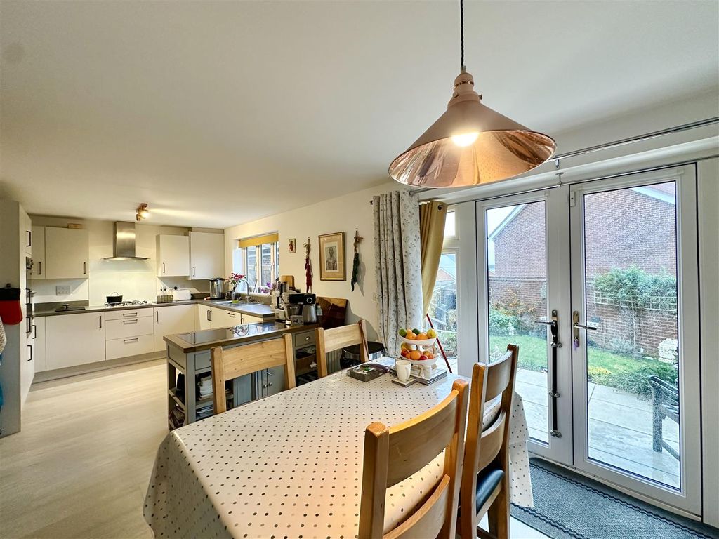 Property photo 2 of 23