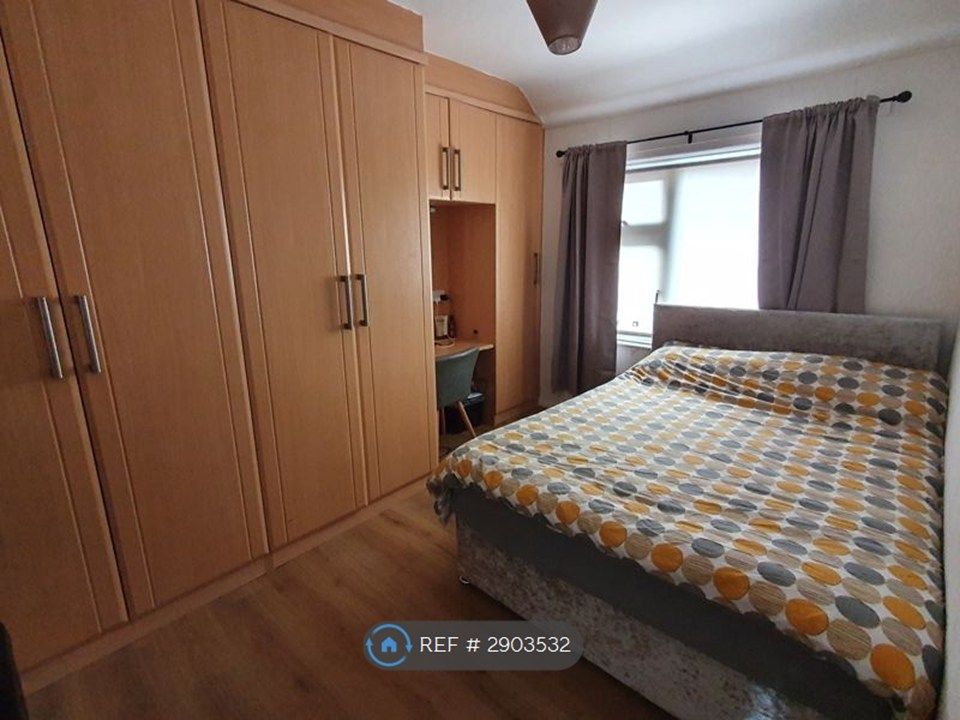 Property photo 2 of 25