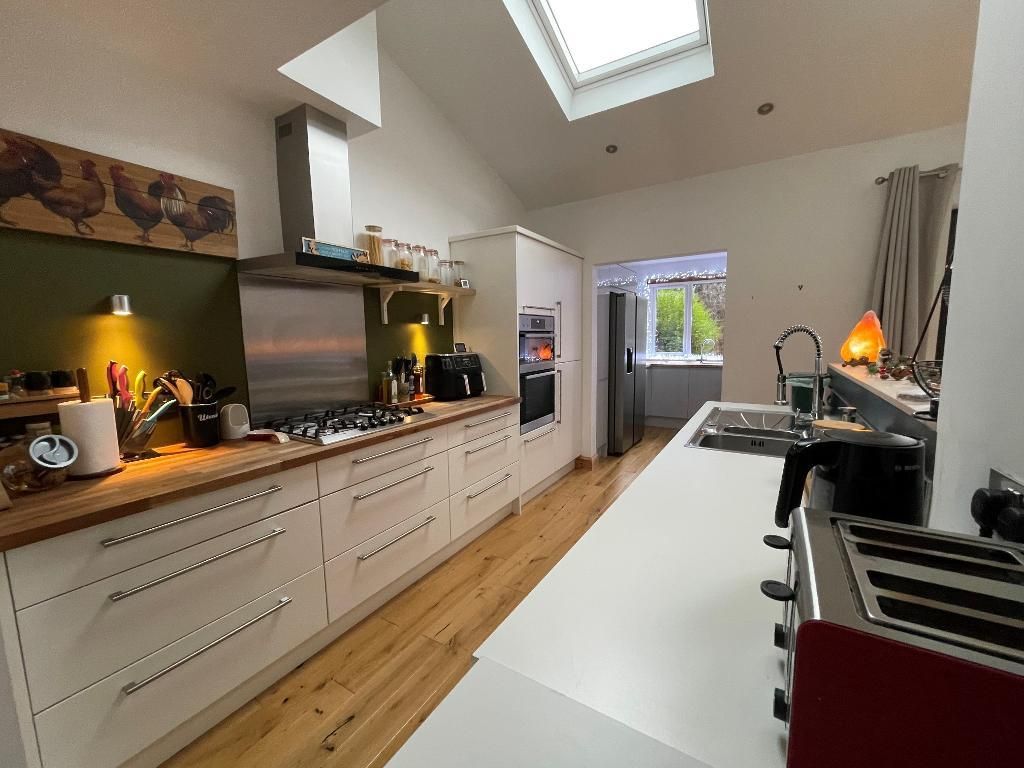 Property photo 3 of 16 Kitchen