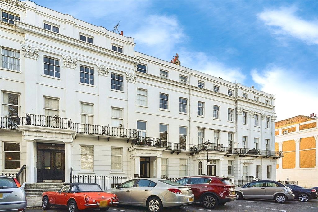 Property photo 1 of 7 Sussex Square