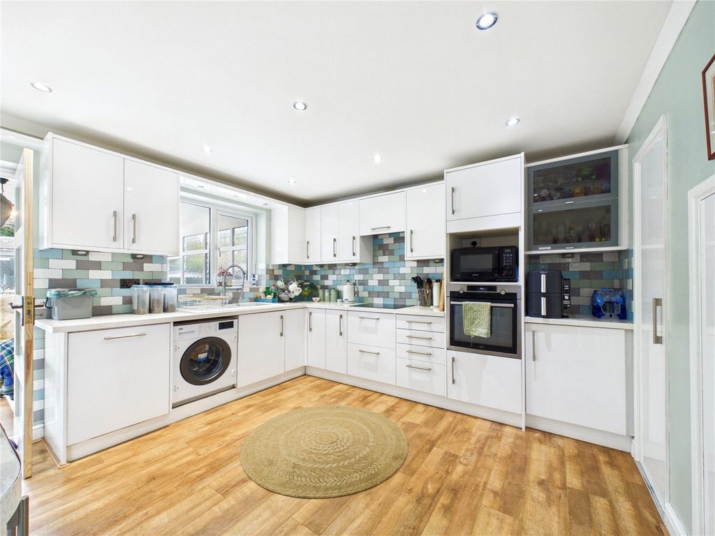 Property photo 2 of 11 Picture No. 19