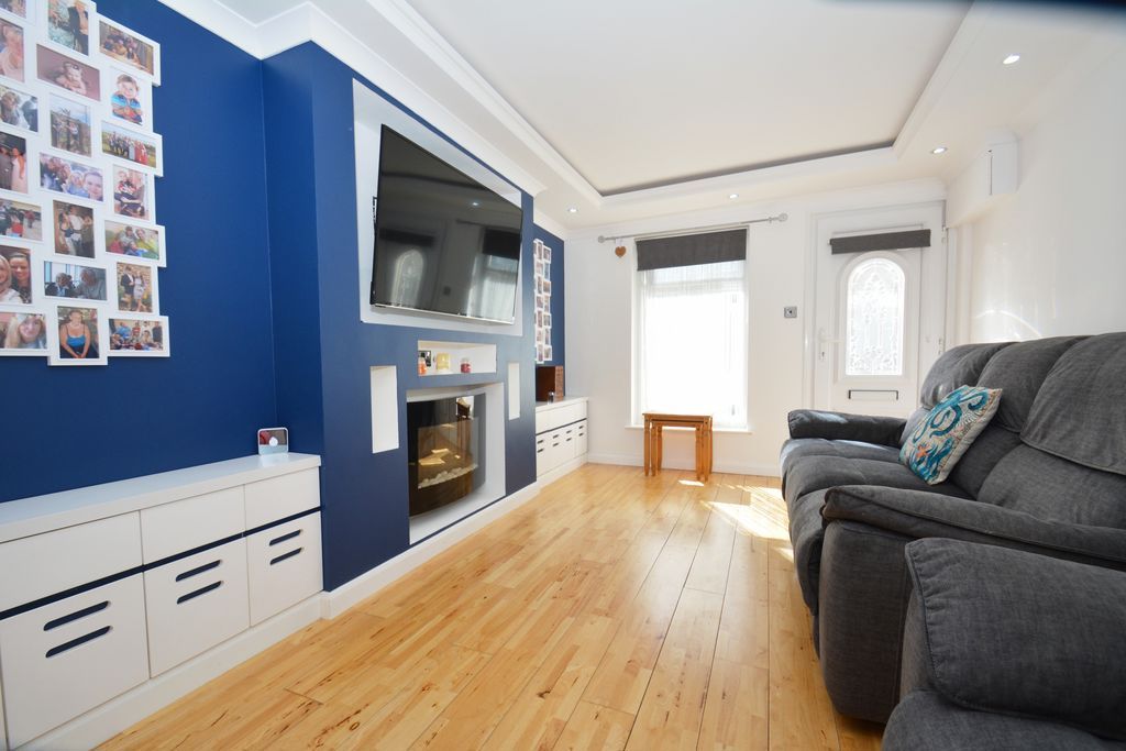 Property photo 2 of 12 Photo 9