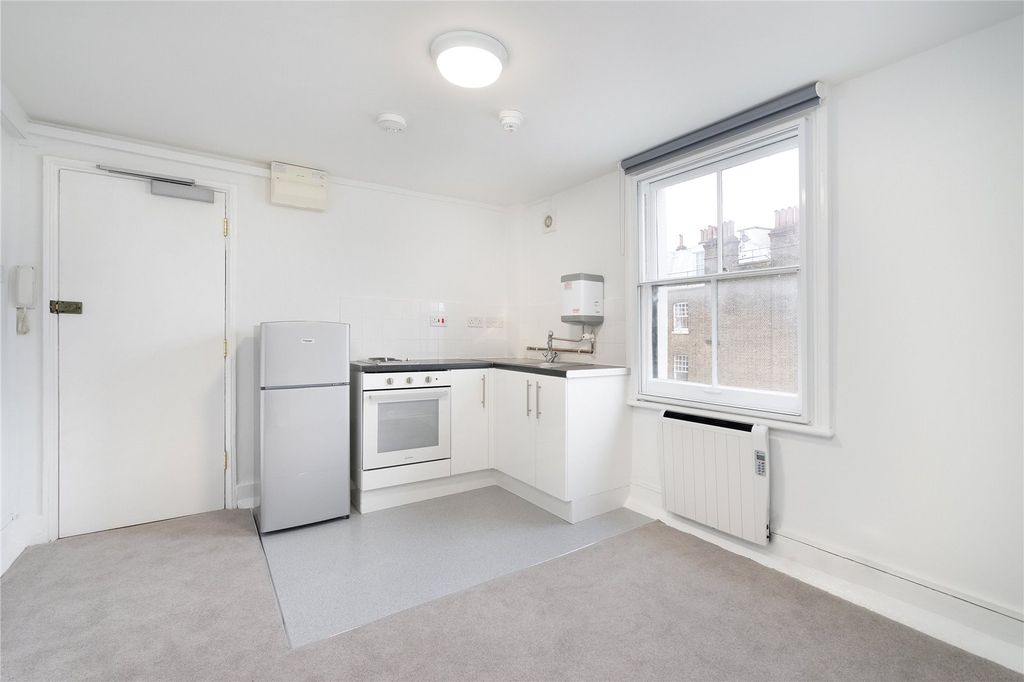 Property photo 3 of 7 Studio