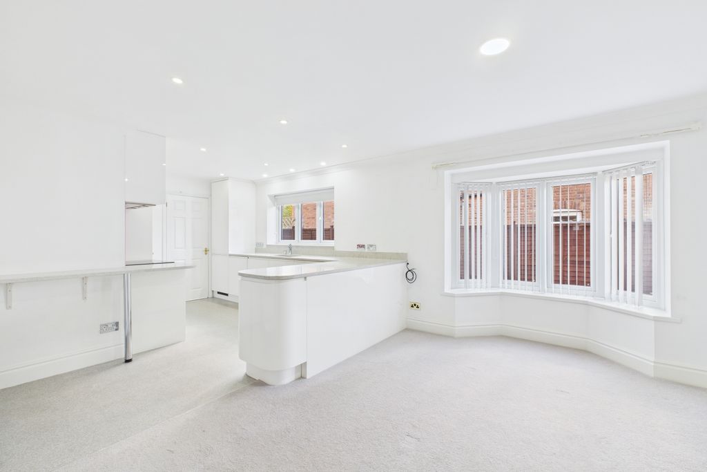 Property photo 2 of 19 Cam03162G0-Pr0354-Still029