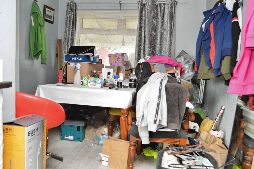 Property photo 3 of 9 Dining Room