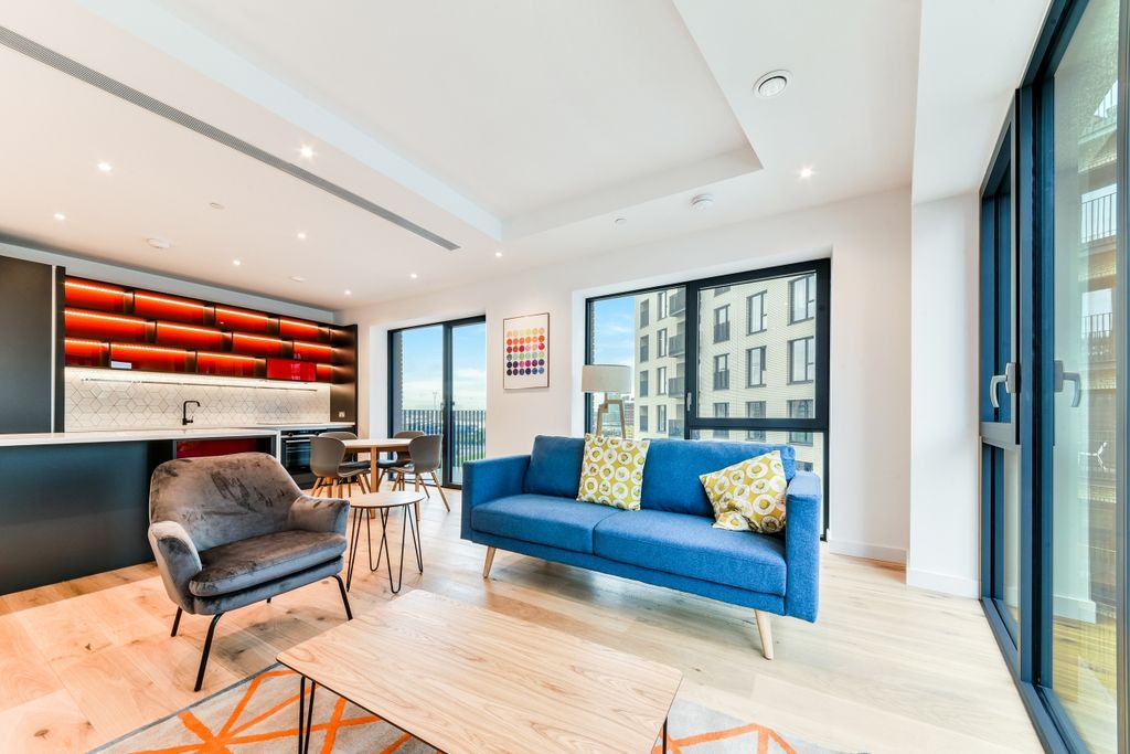 Property photo 1 of 8 Living Area