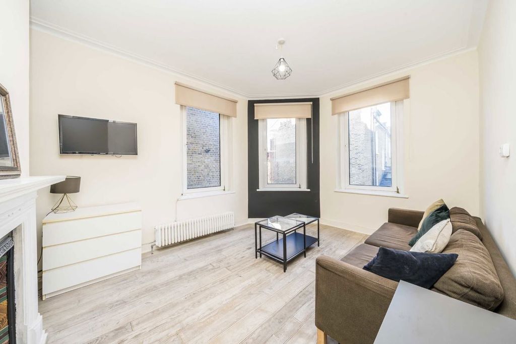 Property photo 1 of 3