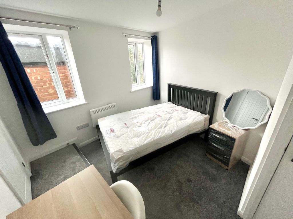 Property photo 1 of 3 Bedroom