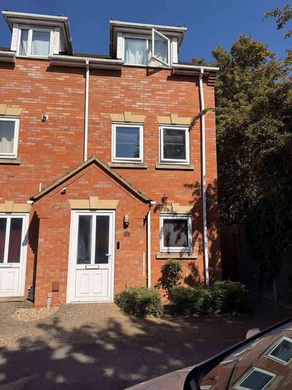 Property photo 2 of 19