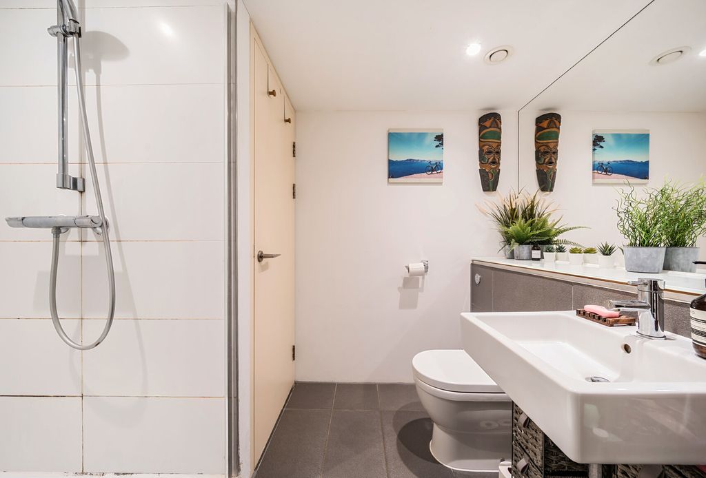 Property photo 3 of 13 1380285-10-6914B4...