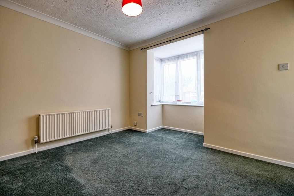 Property photo 3 of 8