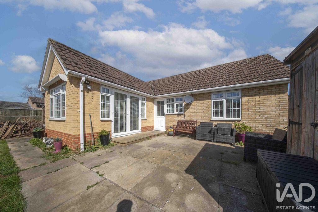 Property photo 2 of 17