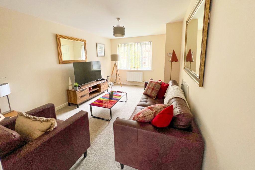 Property photo 2 of 14 Lounge