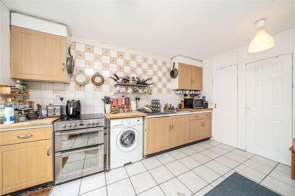 Property photo 3 of 14 Kitchen