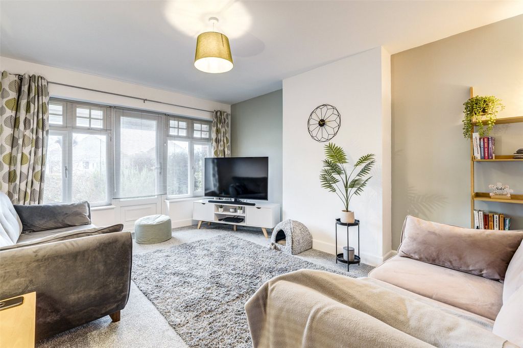 Property photo 3 of 17 Picture No. 24