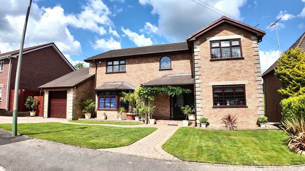 Property photo 1 of 76